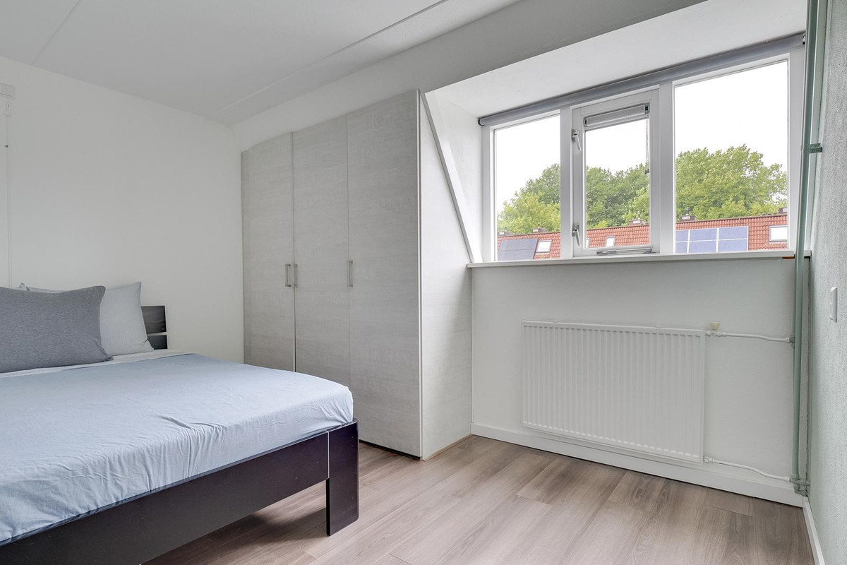 Tussenwoning te koop: Valeriaanveld 30, Woerden