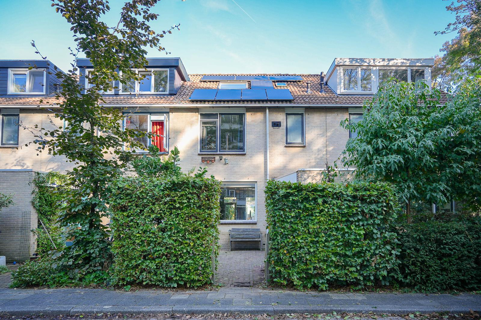 8-otaq ev və müstakil konut – 112 m²
