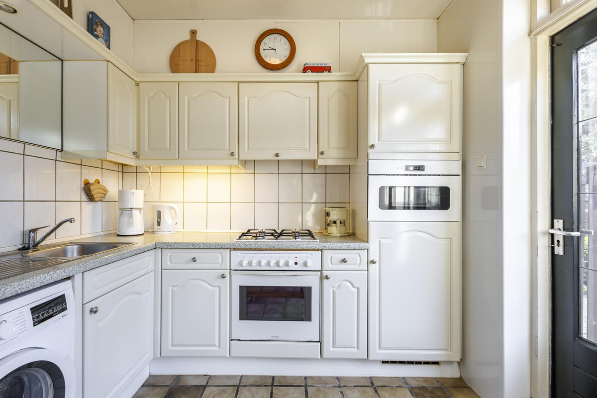 Tussenwoning te koop: Prof. Lorentzlaan 261, Sliedrecht