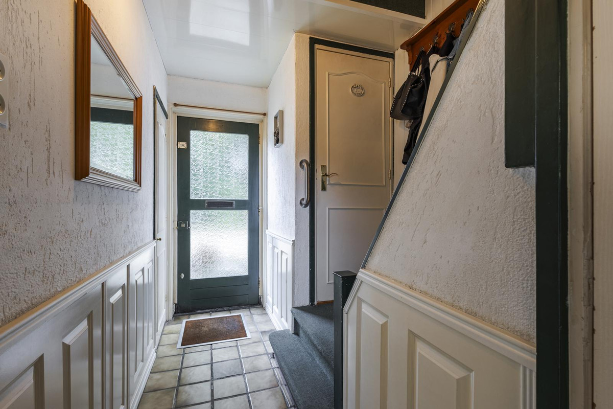 Tussenwoning te koop: Prof. Lorentzlaan 261, Sliedrecht