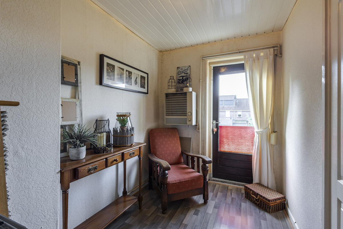 Tussenwoning te koop: Prof. Lorentzlaan 261, Sliedrecht