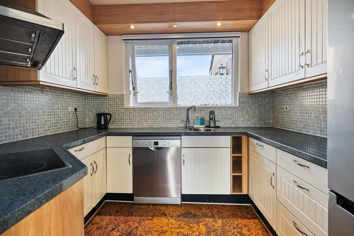 Tussenwoning te koop: Kruiszwin 3715, Julianadorp