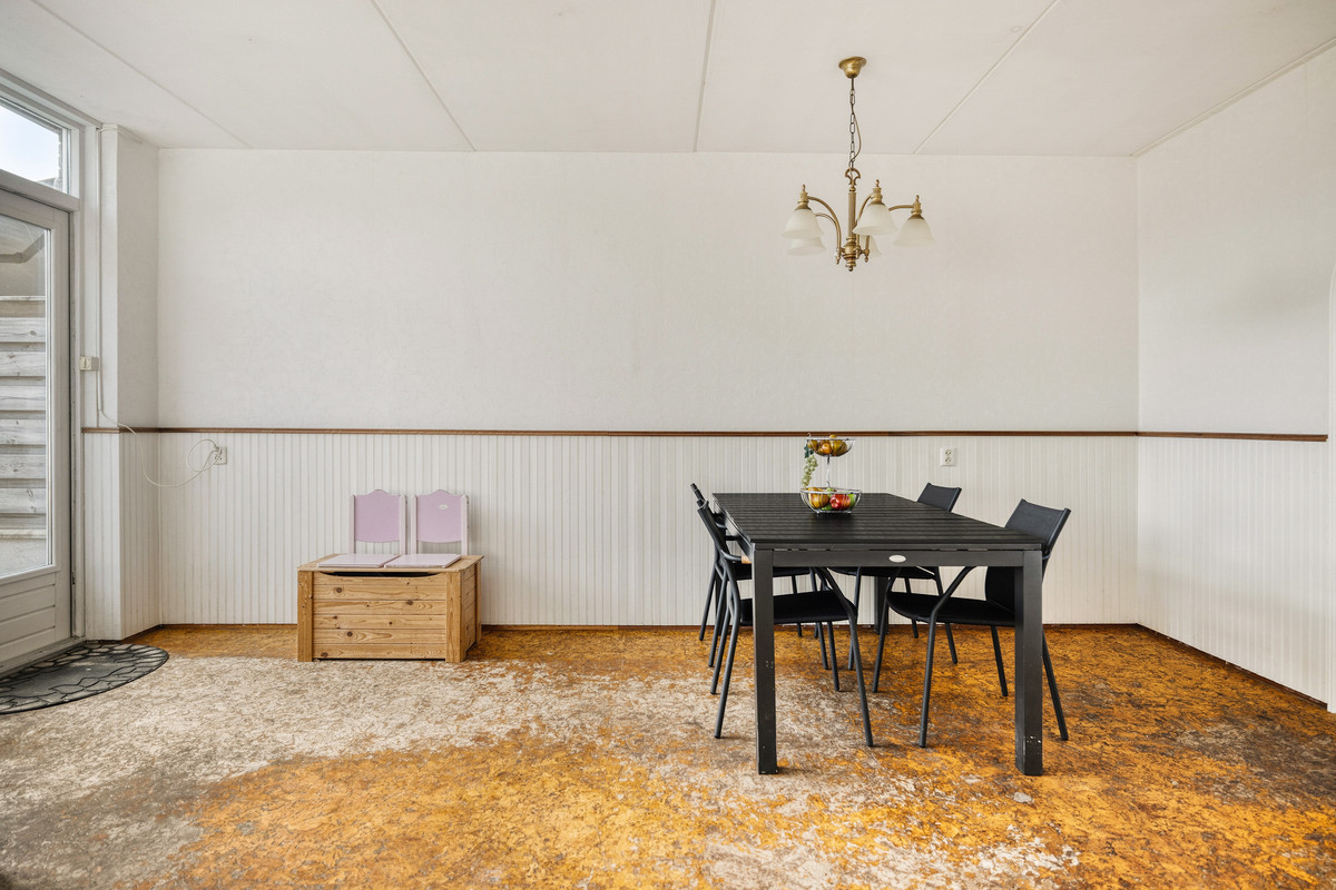 Tussenwoning te koop: Kruiszwin 3715, Julianadorp