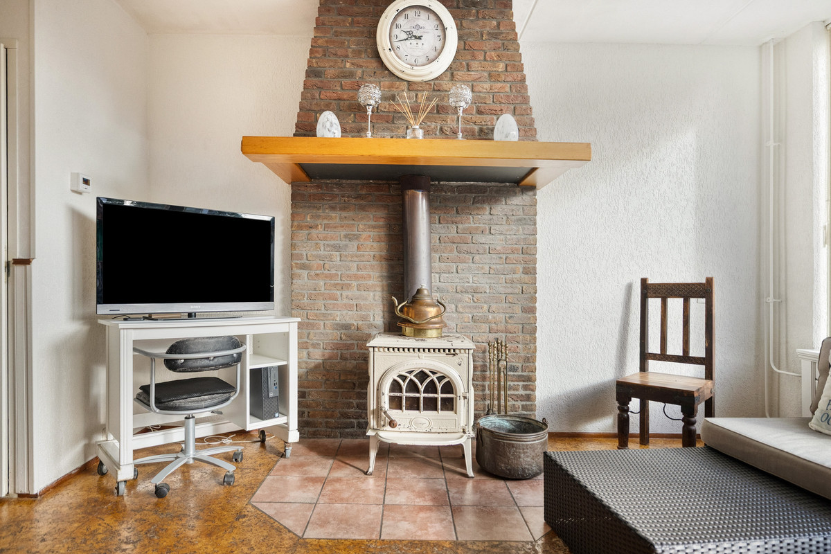 Tussenwoning te koop: Kruiszwin 3715, Julianadorp