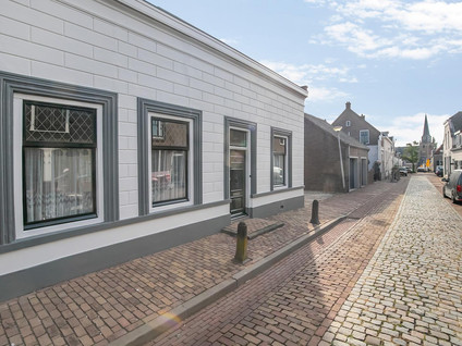 Tolstraat 8