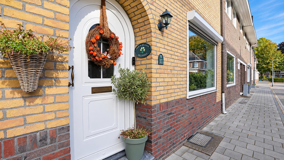 Hoekwoning te koop: Wilhelminastraat 11, Geleen