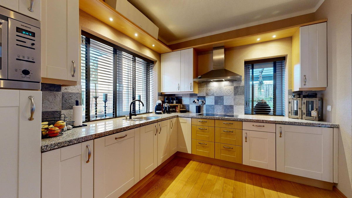Hoekwoning te koop: Wilhelminastraat 11, Geleen