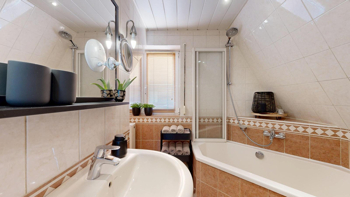 Hoekwoning te koop: Wilhelminastraat 11, Geleen