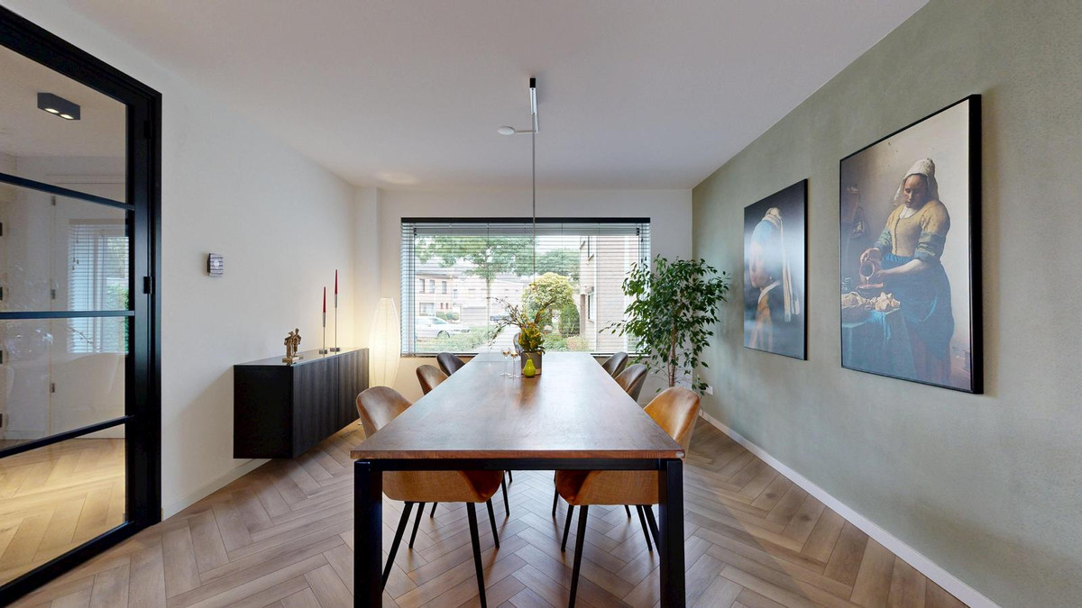 Tussenwoning te koop: Hekerbeek 37, Geleen