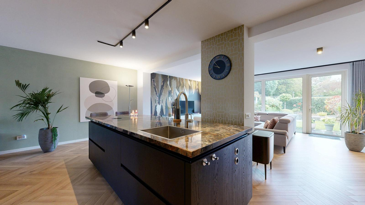 Tussenwoning te koop: Hekerbeek 37, Geleen