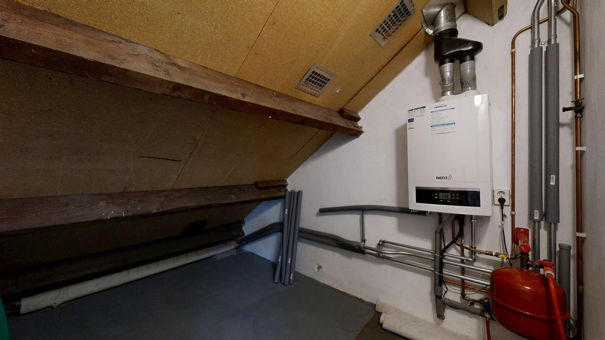 Tussenwoning te koop: Hekerbeek 37, Geleen