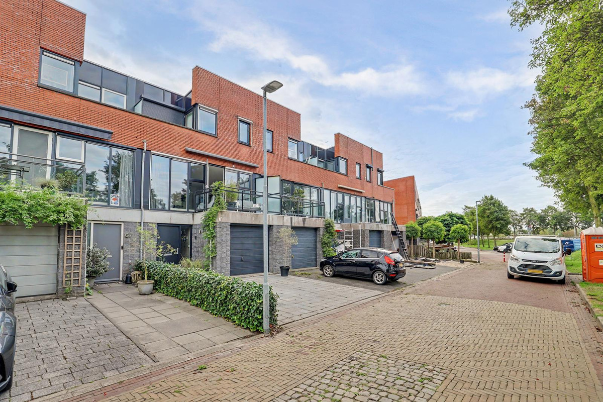 Tussenwoning te koop: Duizendbladstraat 65, Goes