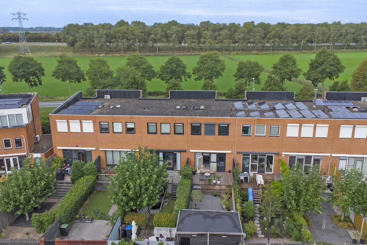 Tussenwoning te koop: Duizendbladstraat 65, Goes