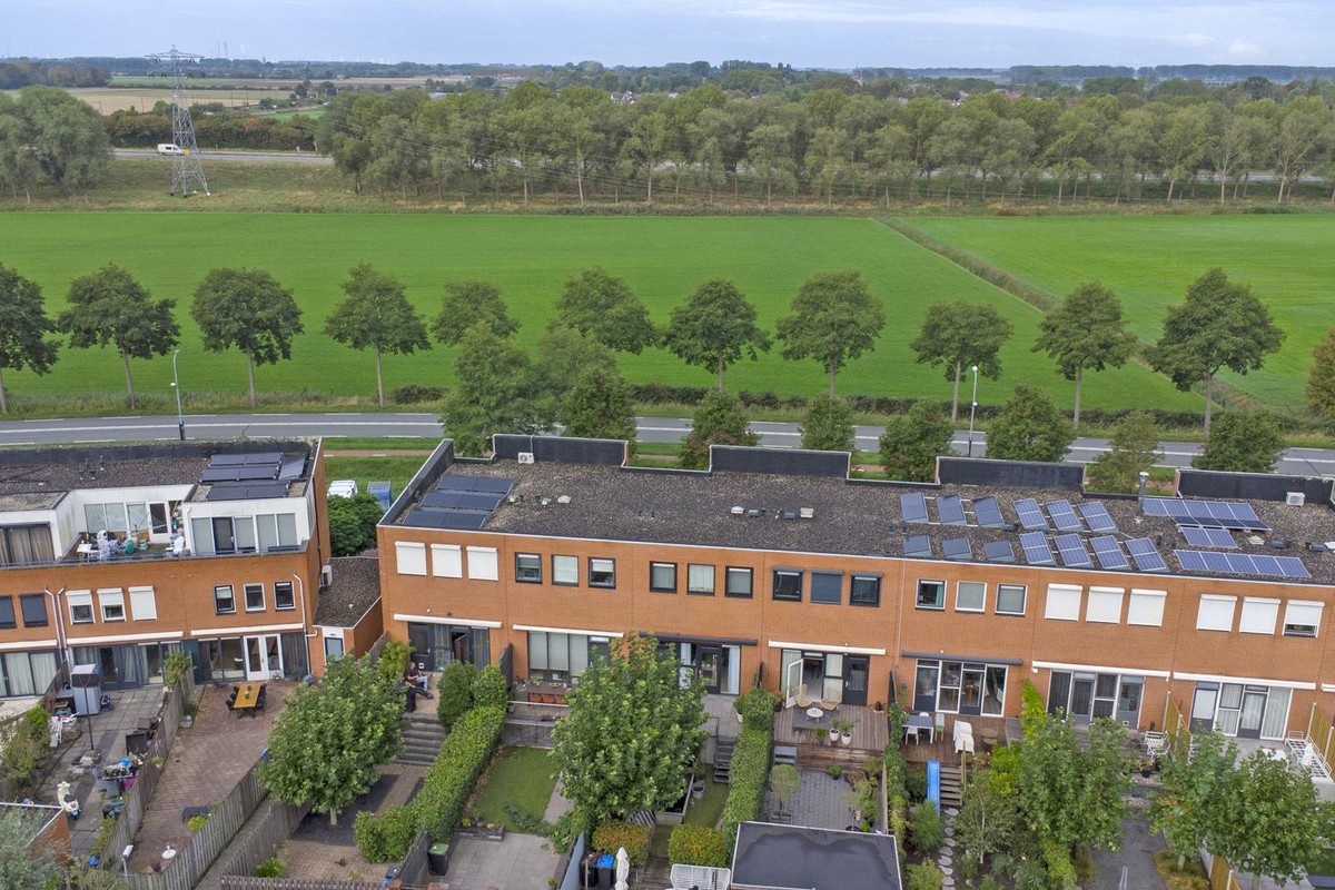 Tussenwoning te koop: Duizendbladstraat 65, Goes