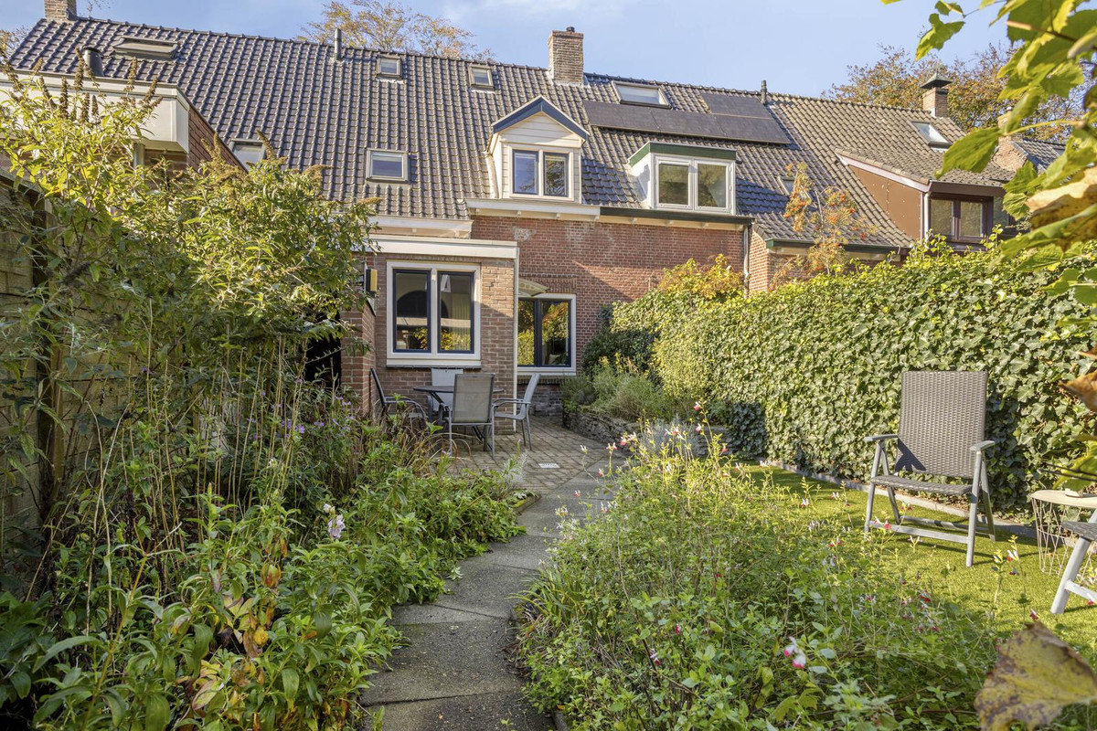 Tussenwoning te koop: Loolaan 8, Halsteren