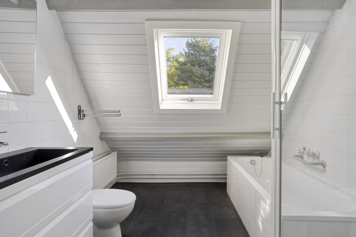 Tussenwoning te koop: Loolaan 8, Halsteren
