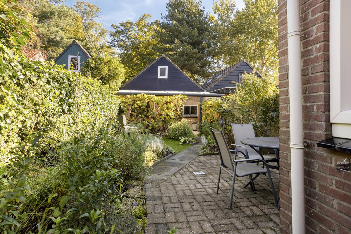 Tussenwoning te koop: Loolaan 8, Halsteren