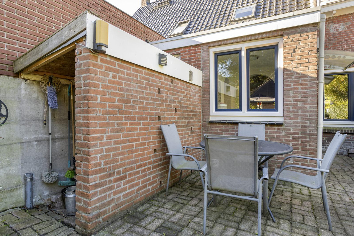 Tussenwoning te koop: Loolaan 8, Halsteren