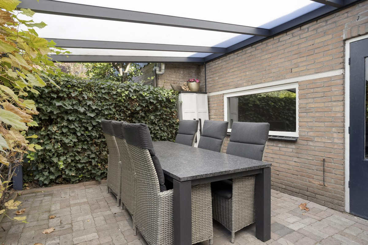 Tussenwoning te koop: Loolaan 8, Halsteren