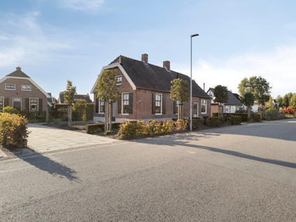 Nederhemertsekade 11
