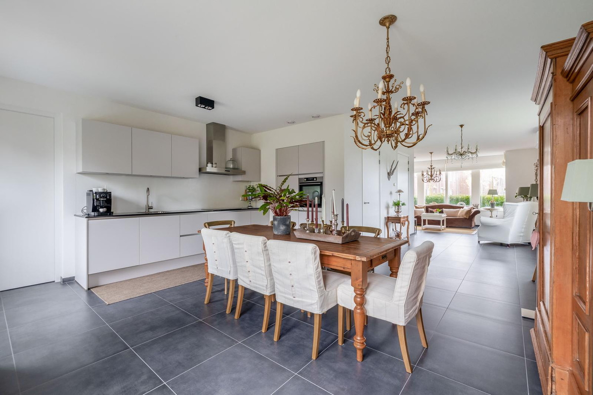 Hoekwoning te koop: Maaszicht 12, Lomm