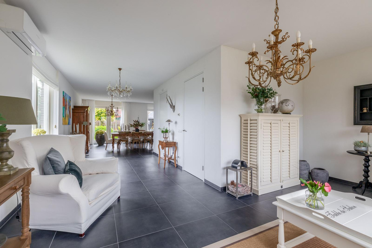Hoekwoning te koop: Maaszicht 12, Lomm