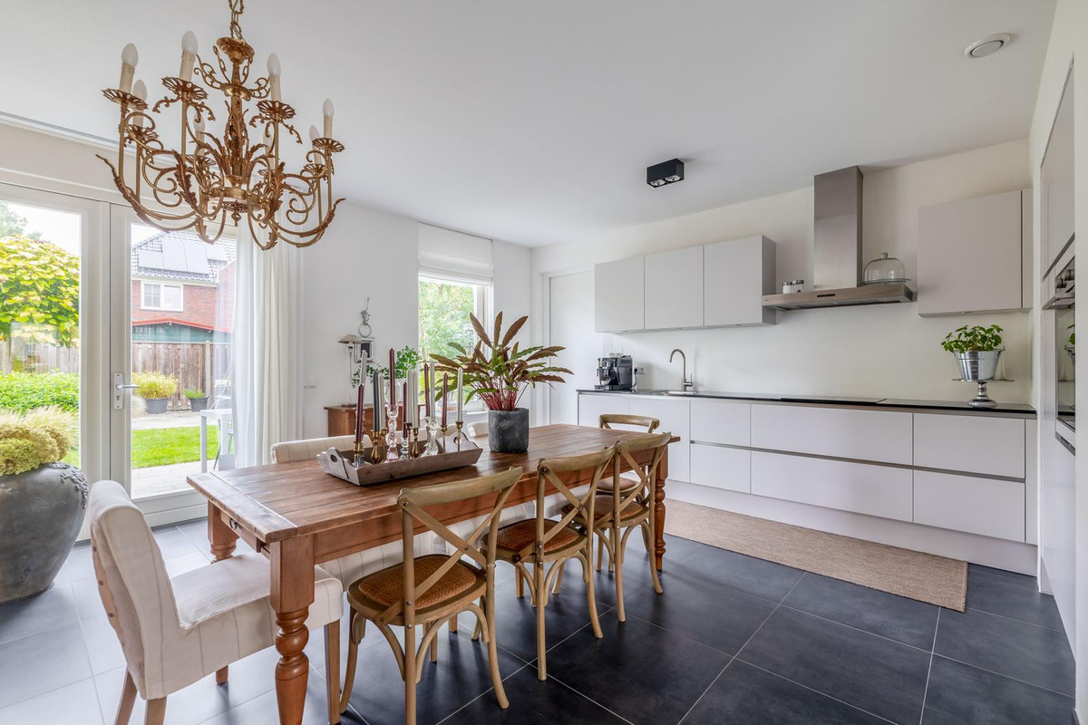 Hoekwoning te koop: Maaszicht 12, Lomm