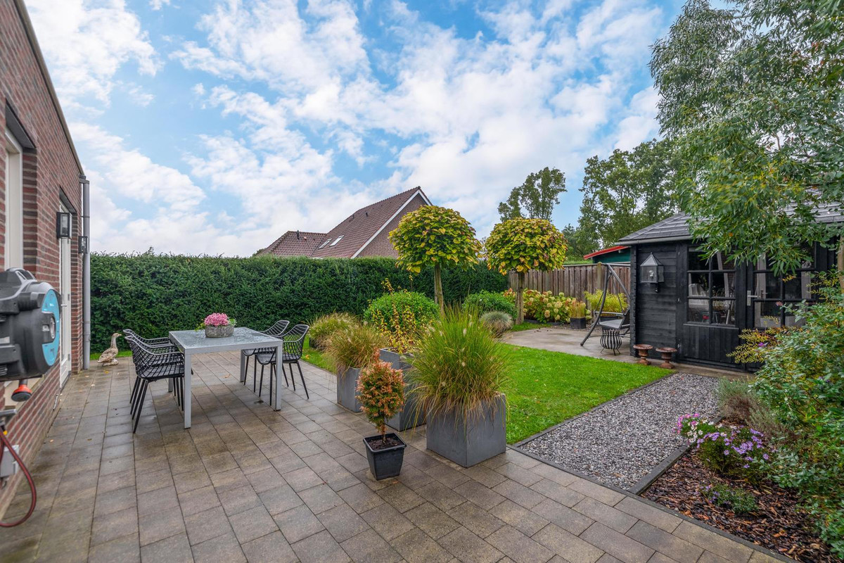 Hoekwoning te koop: Maaszicht 12, Lomm