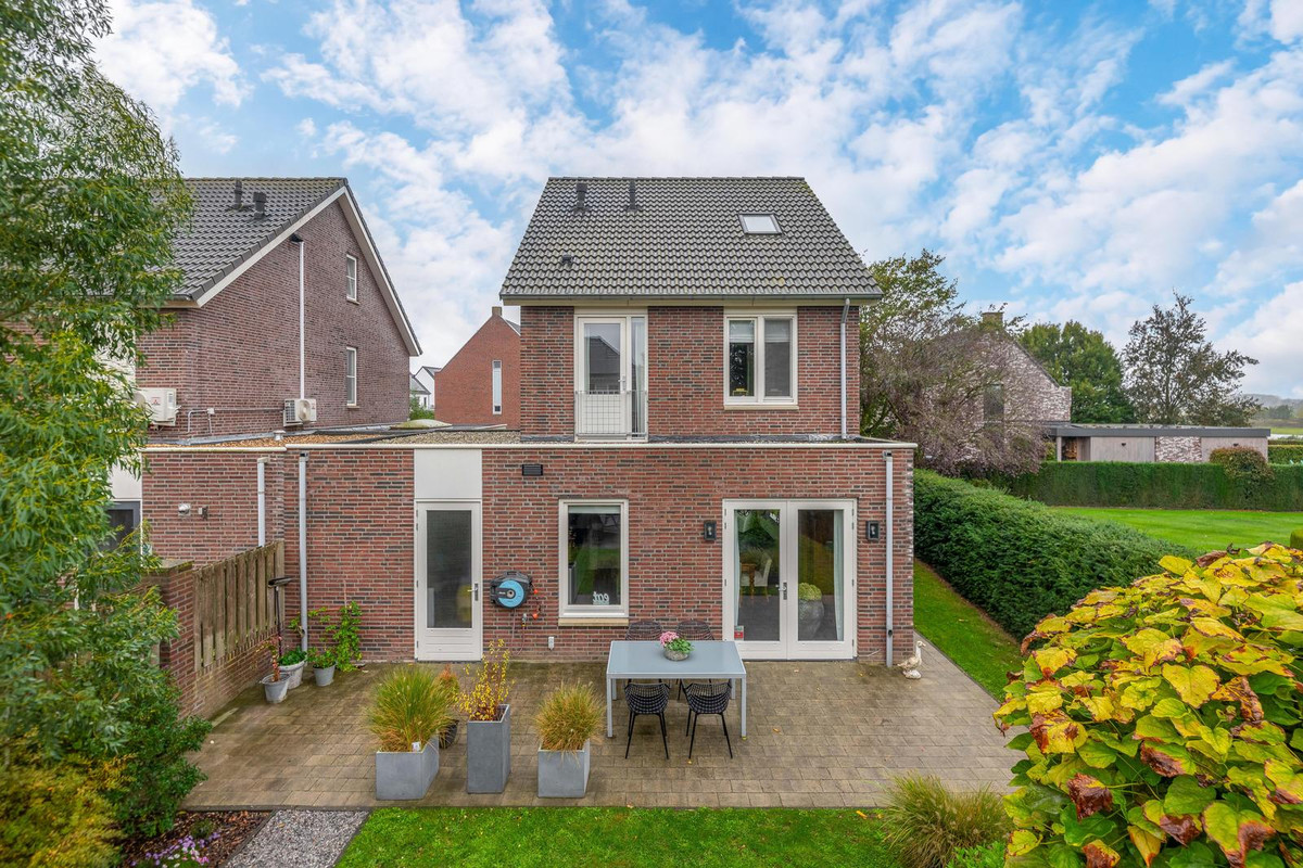 Hoekwoning te koop: Maaszicht 12, Lomm