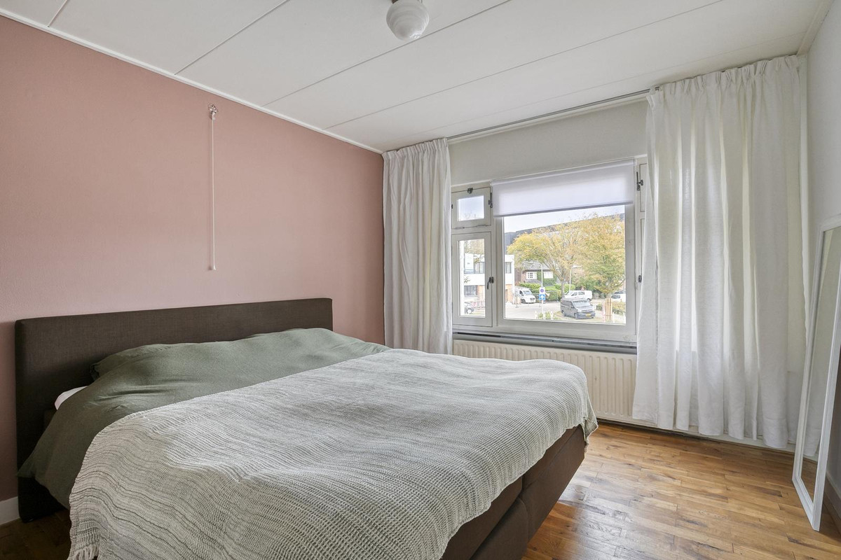 Tussenwoning te koop: Ringbaan-Oost 265, Tilburg