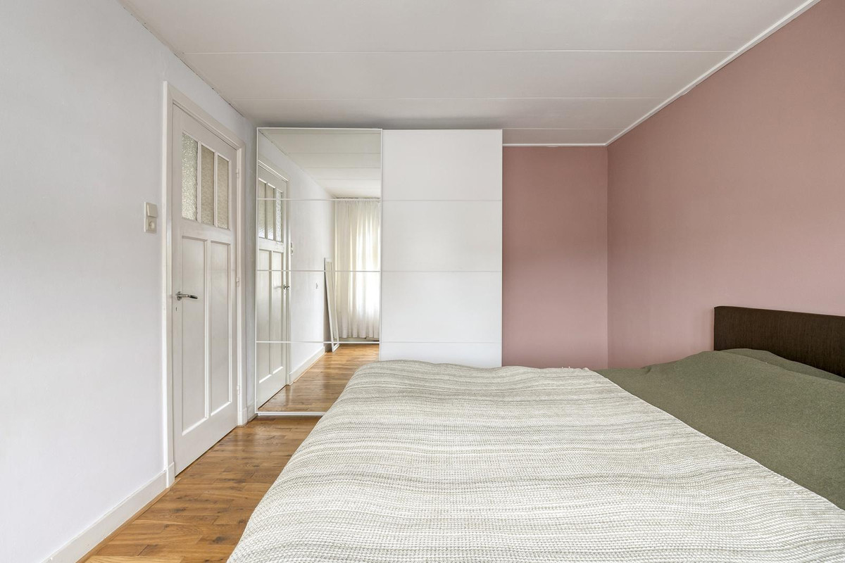 Tussenwoning te koop: Ringbaan-Oost 265, Tilburg