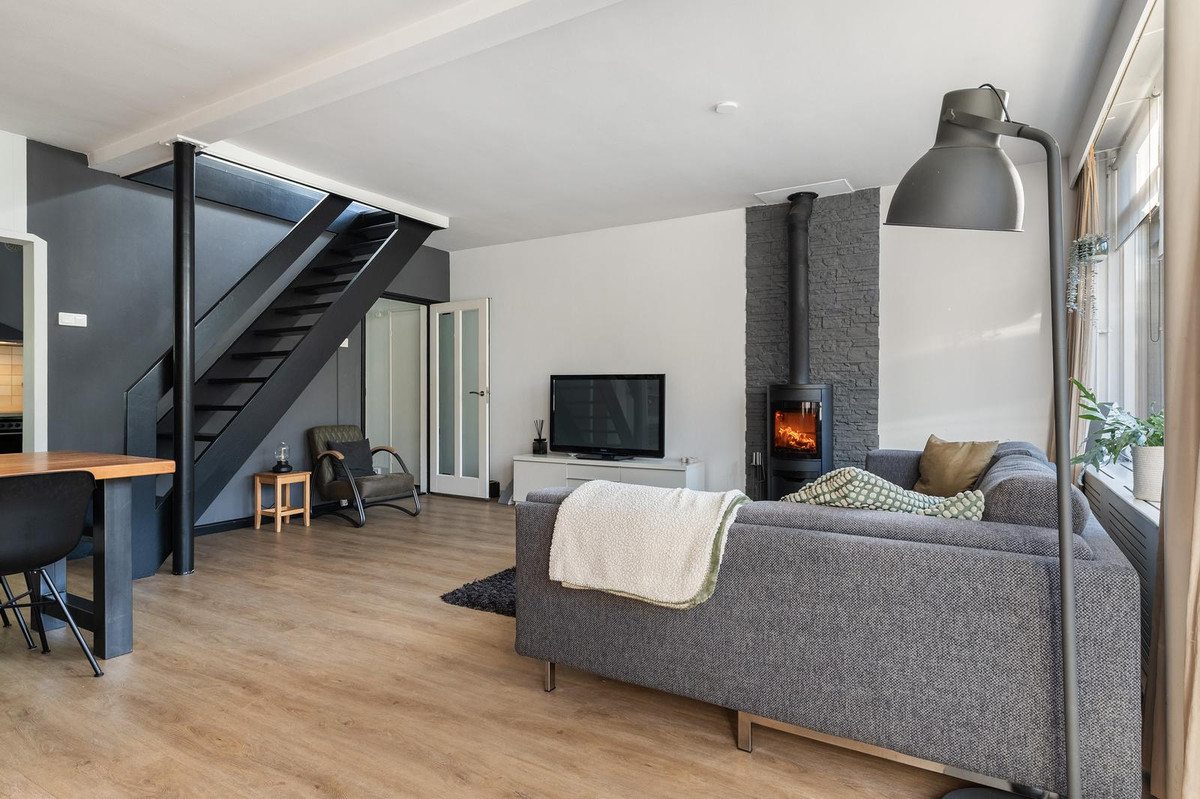 Tussenwoning te koop: P.C. Hooftlaan 18, Hengelo