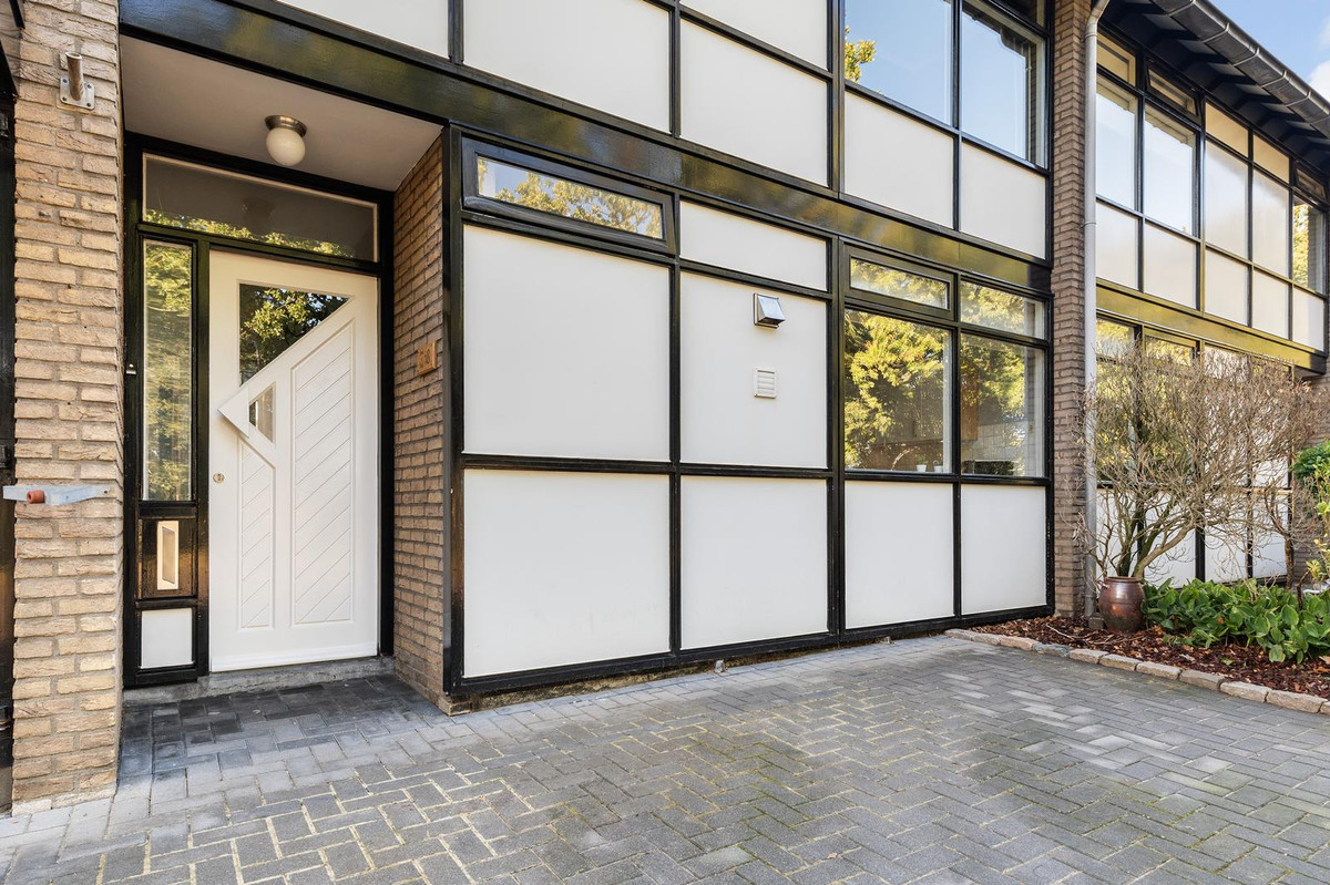 Tussenwoning te koop: P.C. Hooftlaan 18, Hengelo