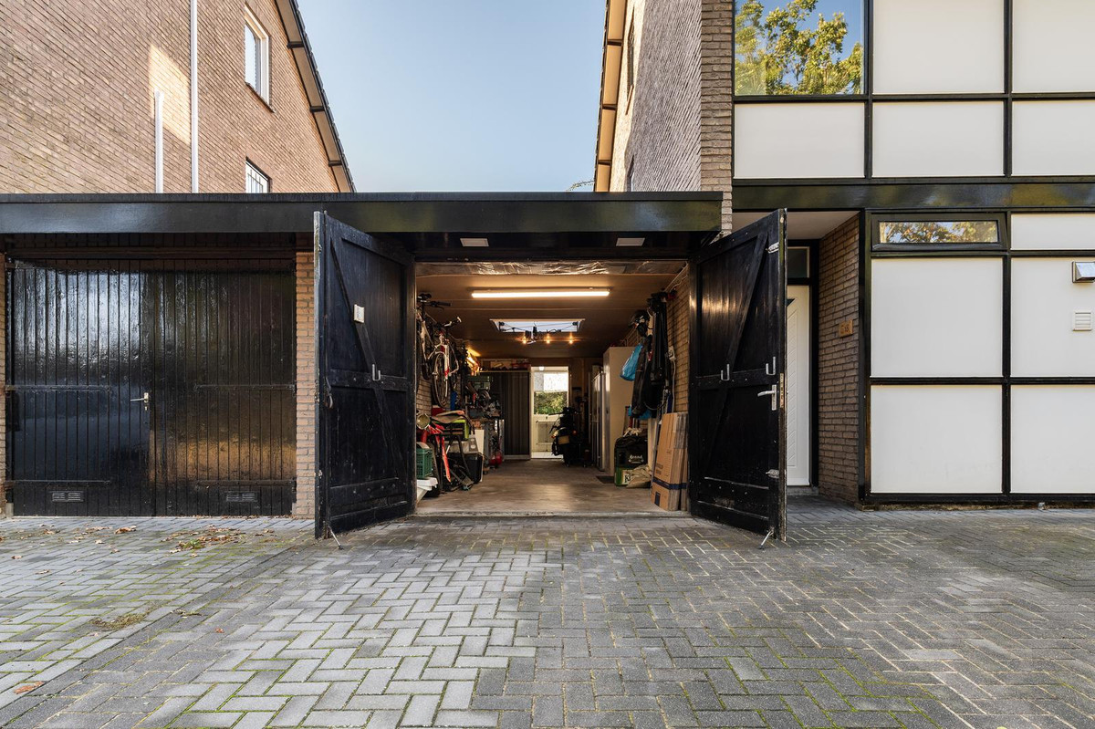 Tussenwoning te koop: P.C. Hooftlaan 18, Hengelo