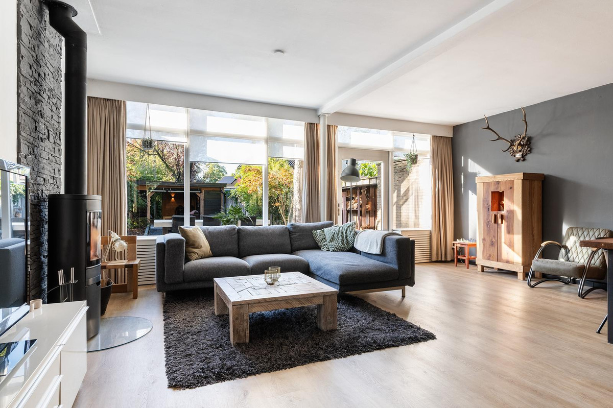 Tussenwoning te koop: P.C. Hooftlaan 18, Hengelo