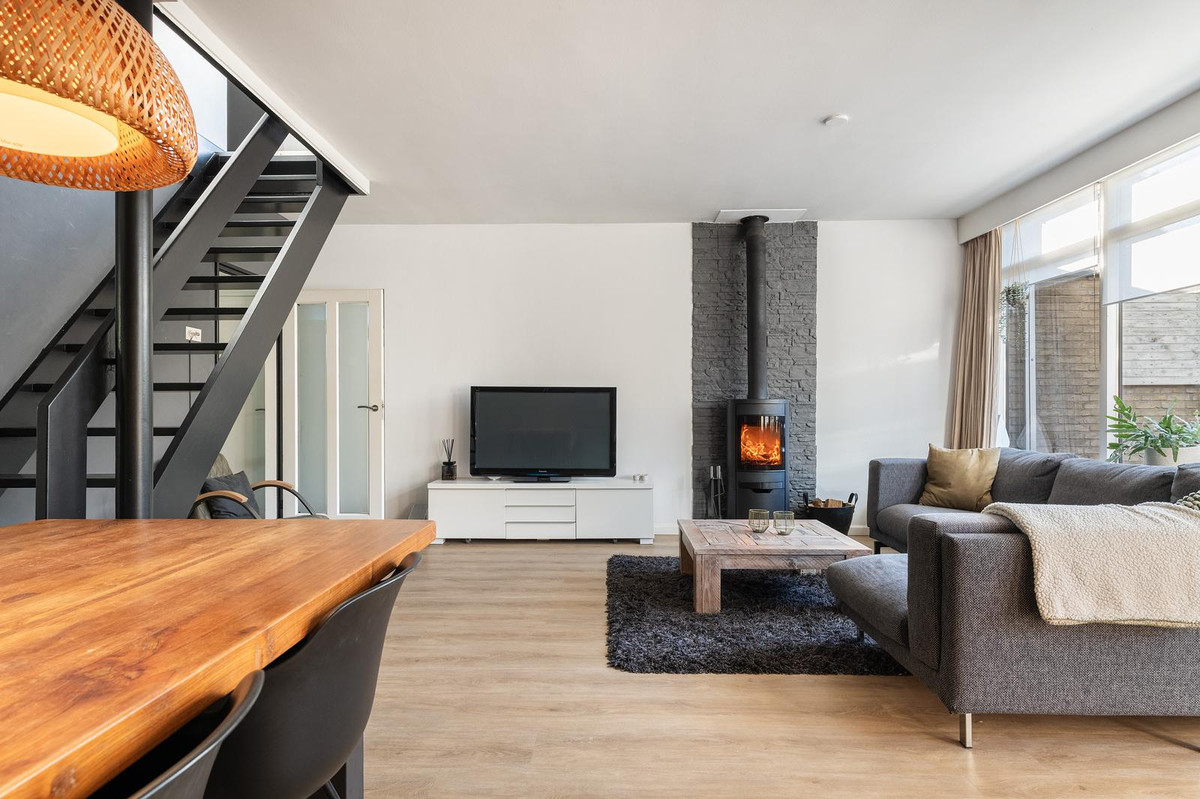 Tussenwoning te koop: P.C. Hooftlaan 18, Hengelo