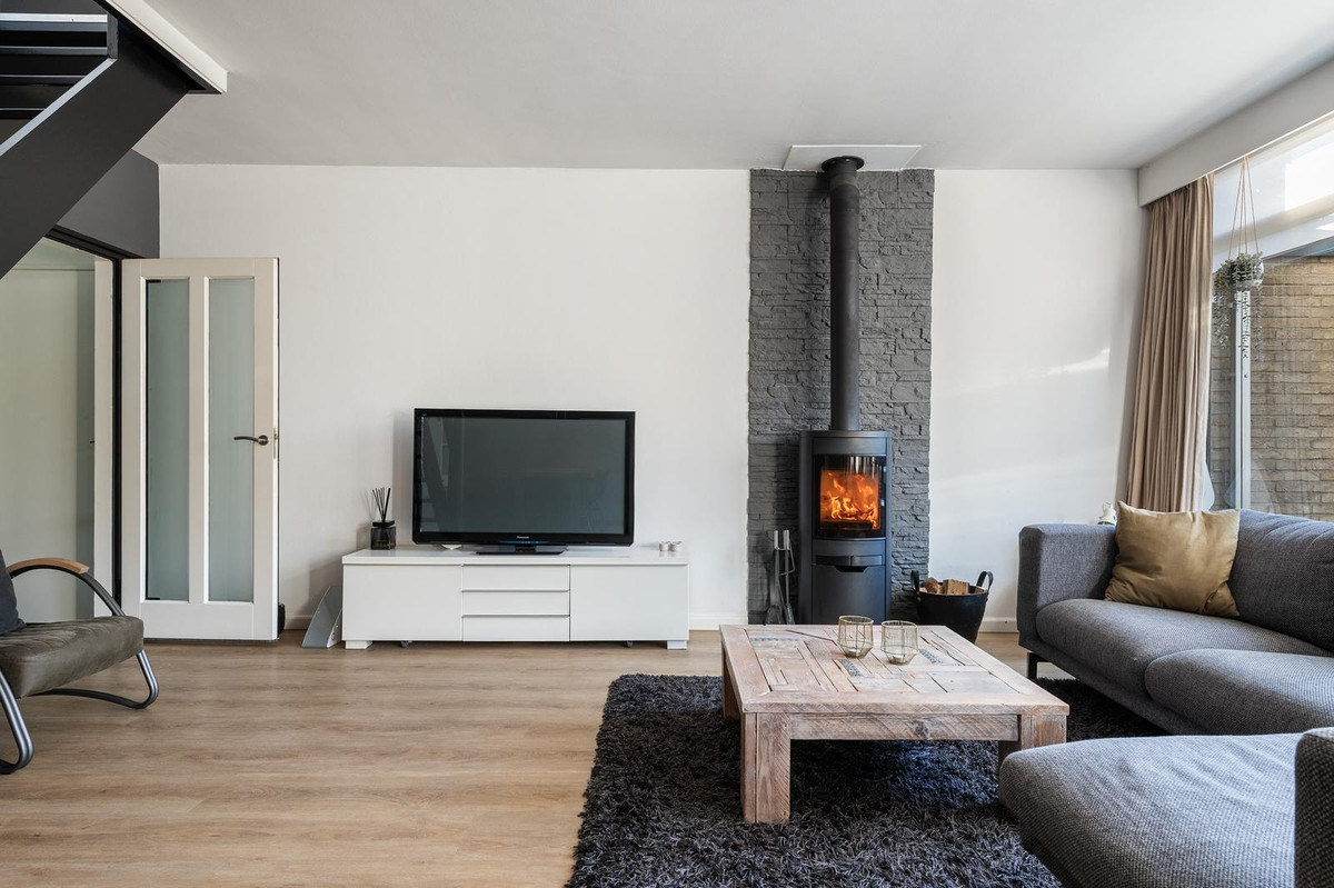 Tussenwoning te koop: P.C. Hooftlaan 18, Hengelo