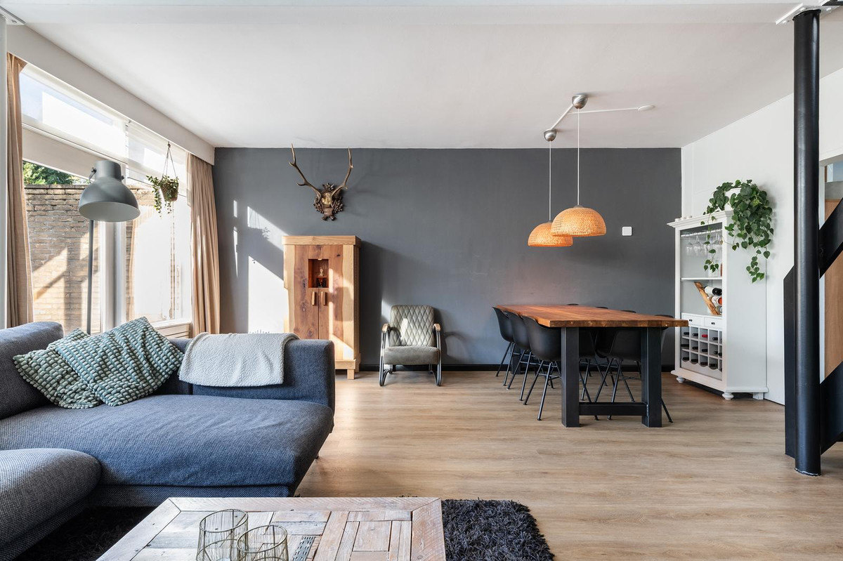 Tussenwoning te koop: P.C. Hooftlaan 18, Hengelo