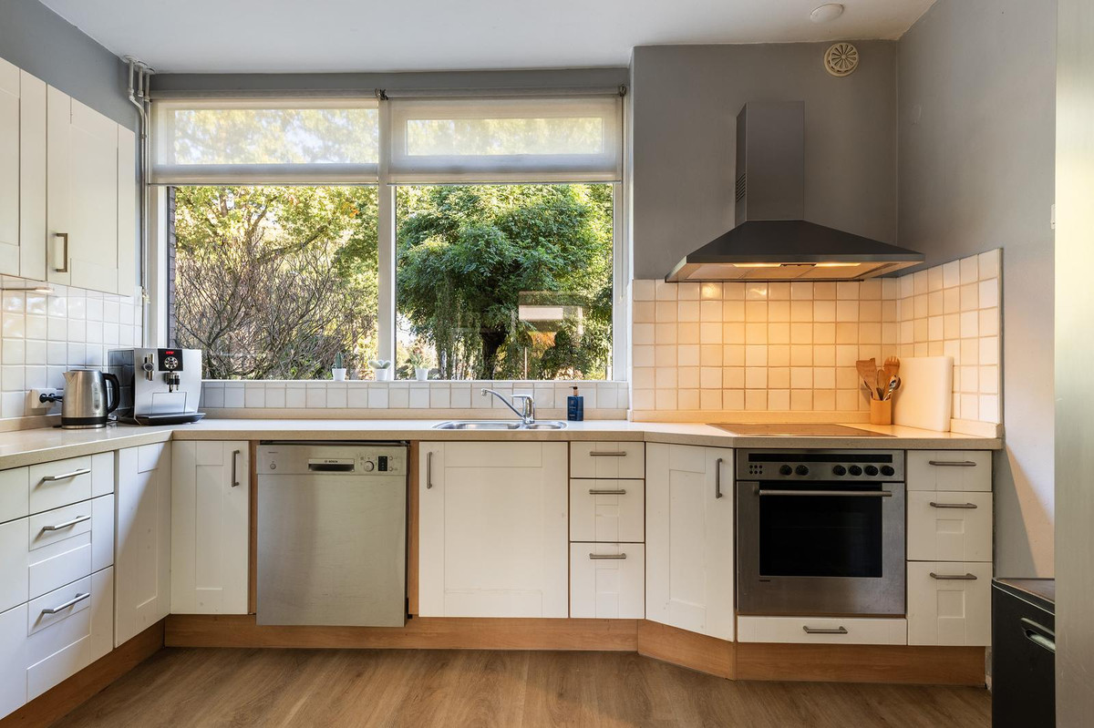 Tussenwoning te koop: P.C. Hooftlaan 18, Hengelo