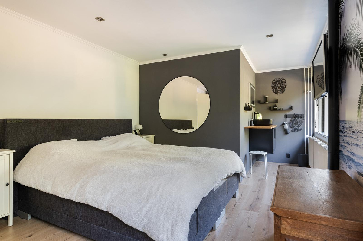 Tussenwoning te koop: P.C. Hooftlaan 18, Hengelo
