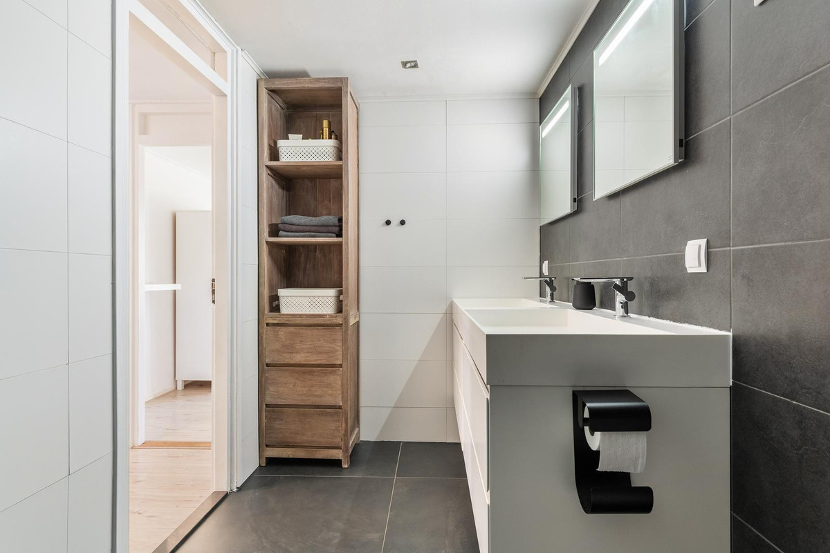 Tussenwoning te koop: P.C. Hooftlaan 18, Hengelo