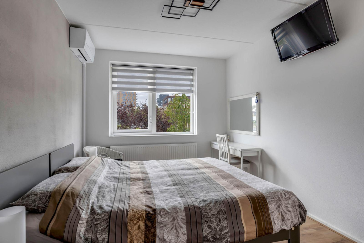 Vrijstaande woning te koop: Dr. Van Damstraat 45, Enschede