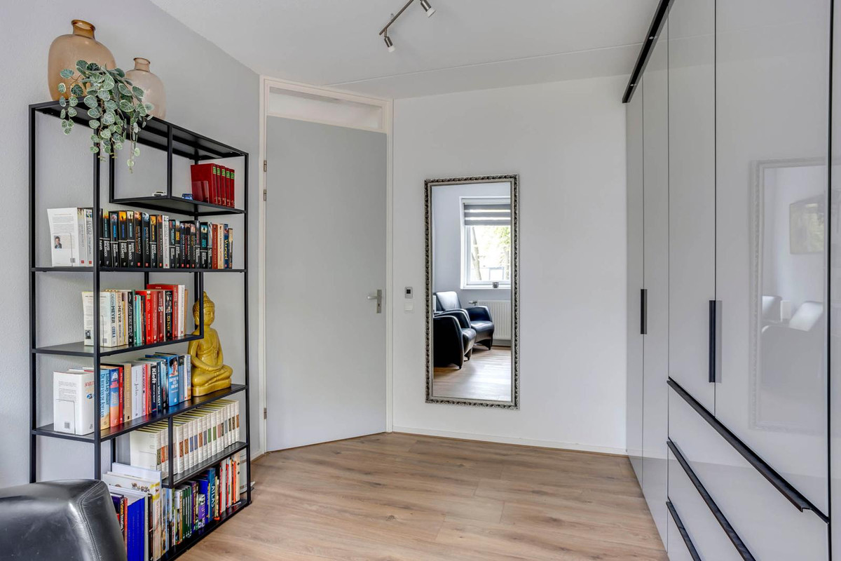 Vrijstaande woning te koop: Dr. Van Damstraat 45, Enschede
