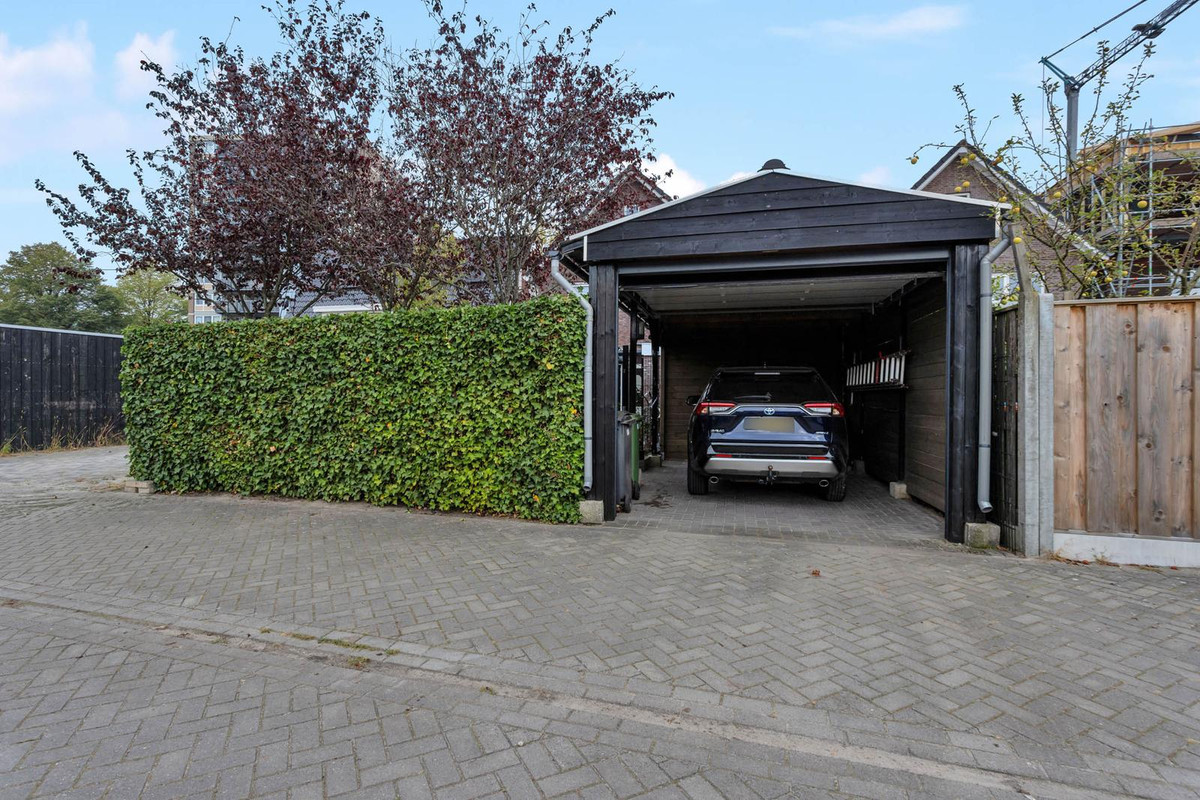 Vrijstaande woning te koop: Dr. Van Damstraat 45, Enschede