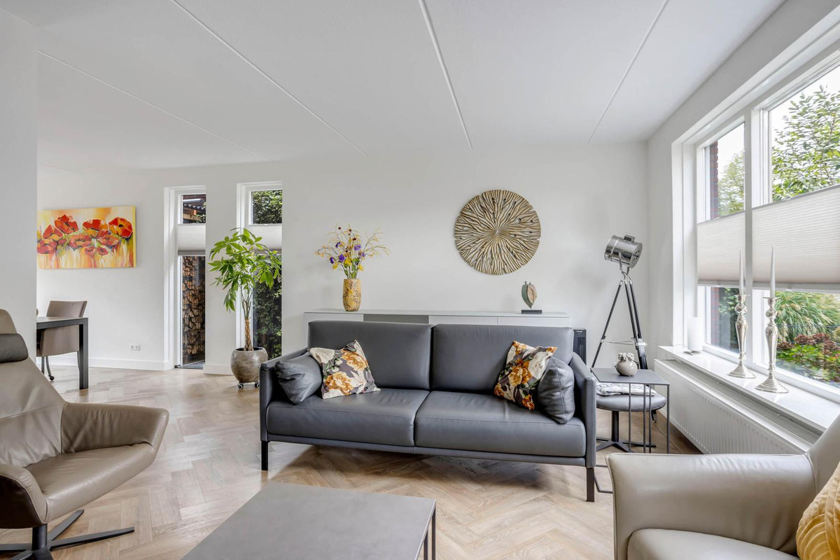 Vrijstaande woning te koop: Dr. Van Damstraat 45, Enschede