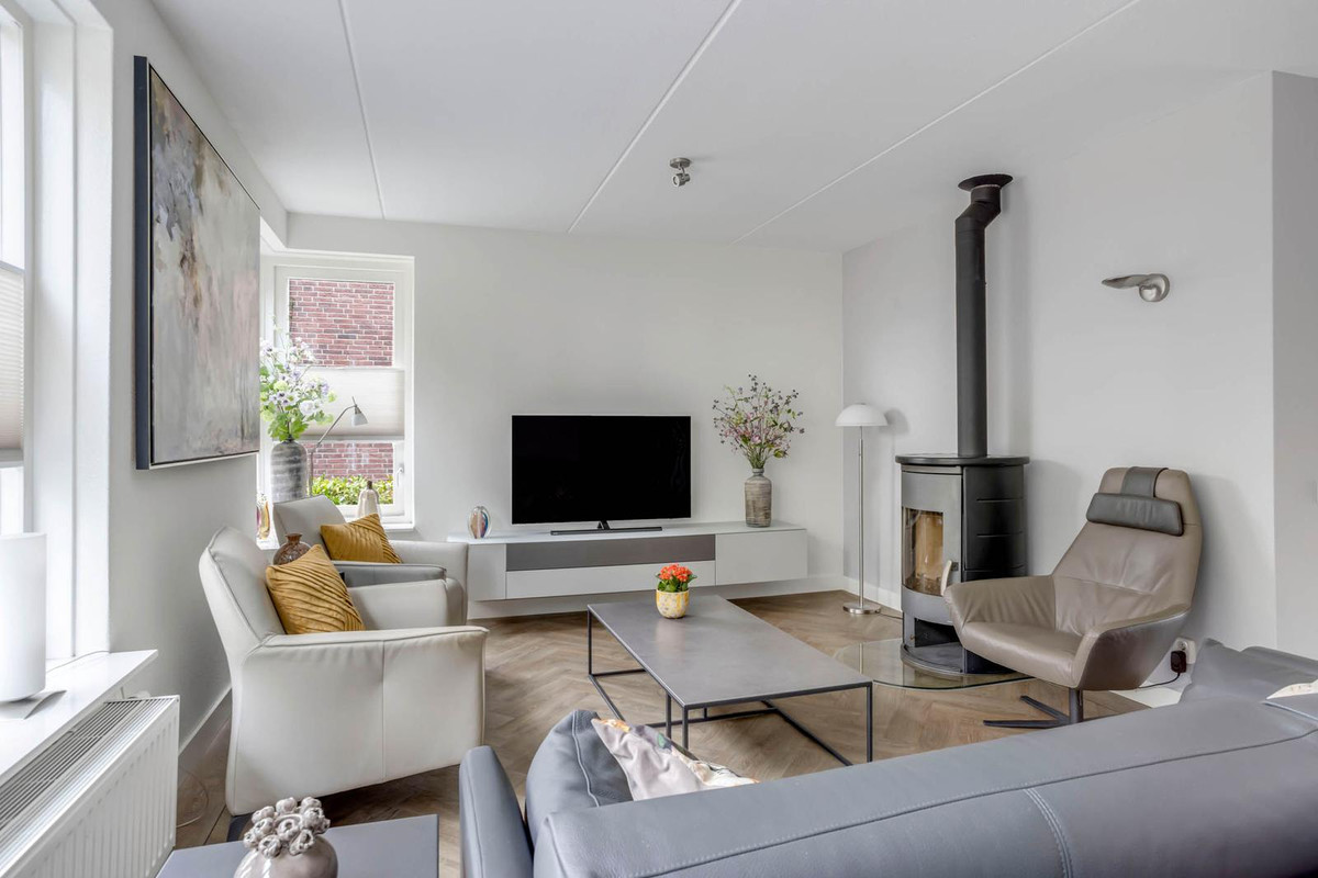Vrijstaande woning te koop: Dr. Van Damstraat 45, Enschede