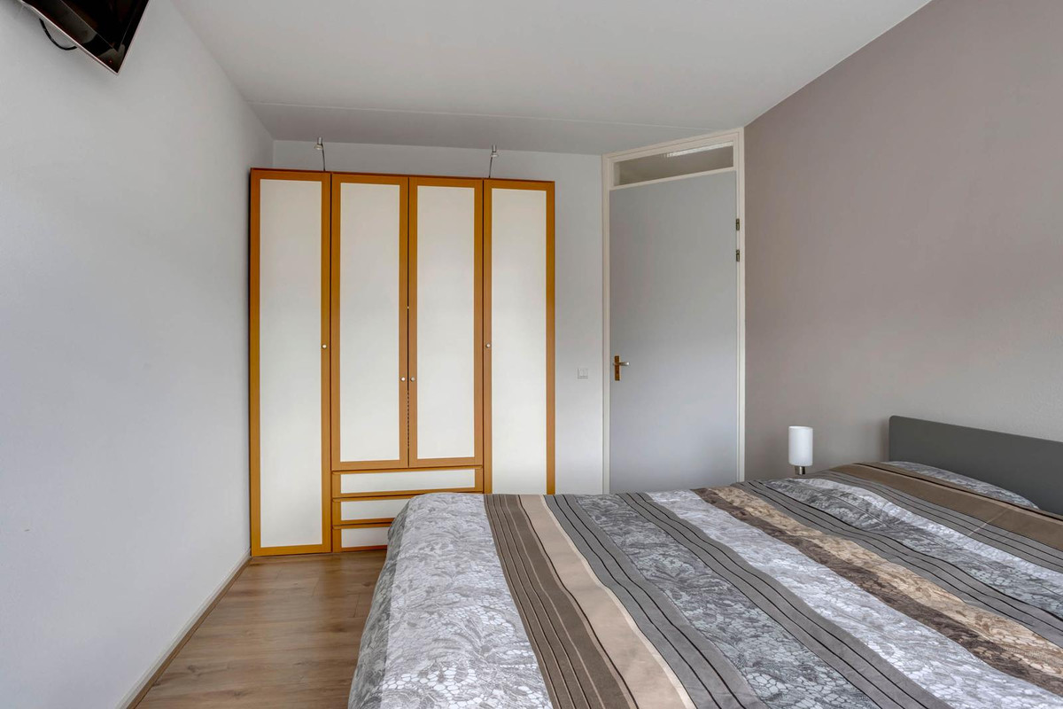 Vrijstaande woning te koop: Dr. Van Damstraat 45, Enschede