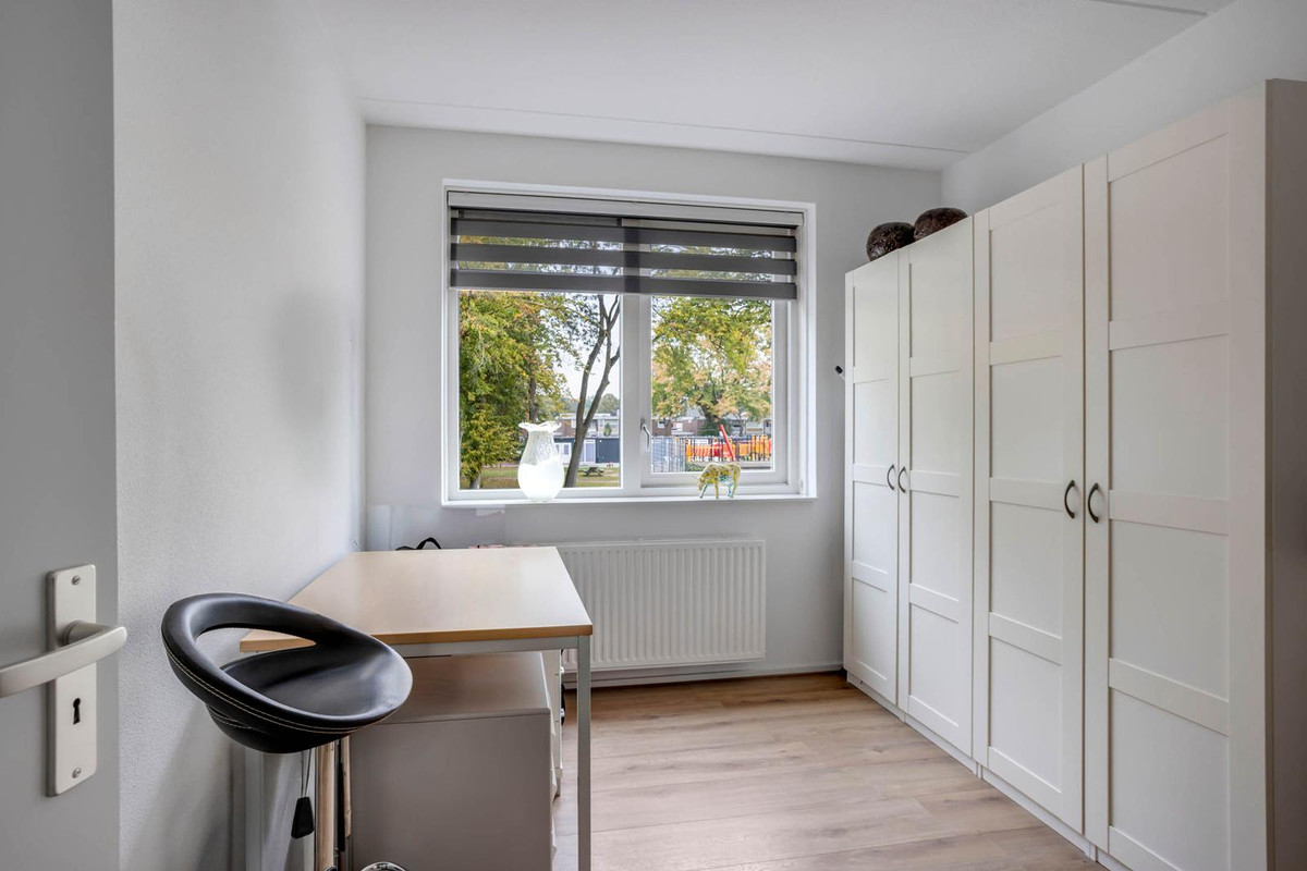Vrijstaande woning te koop: Dr. Van Damstraat 45, Enschede