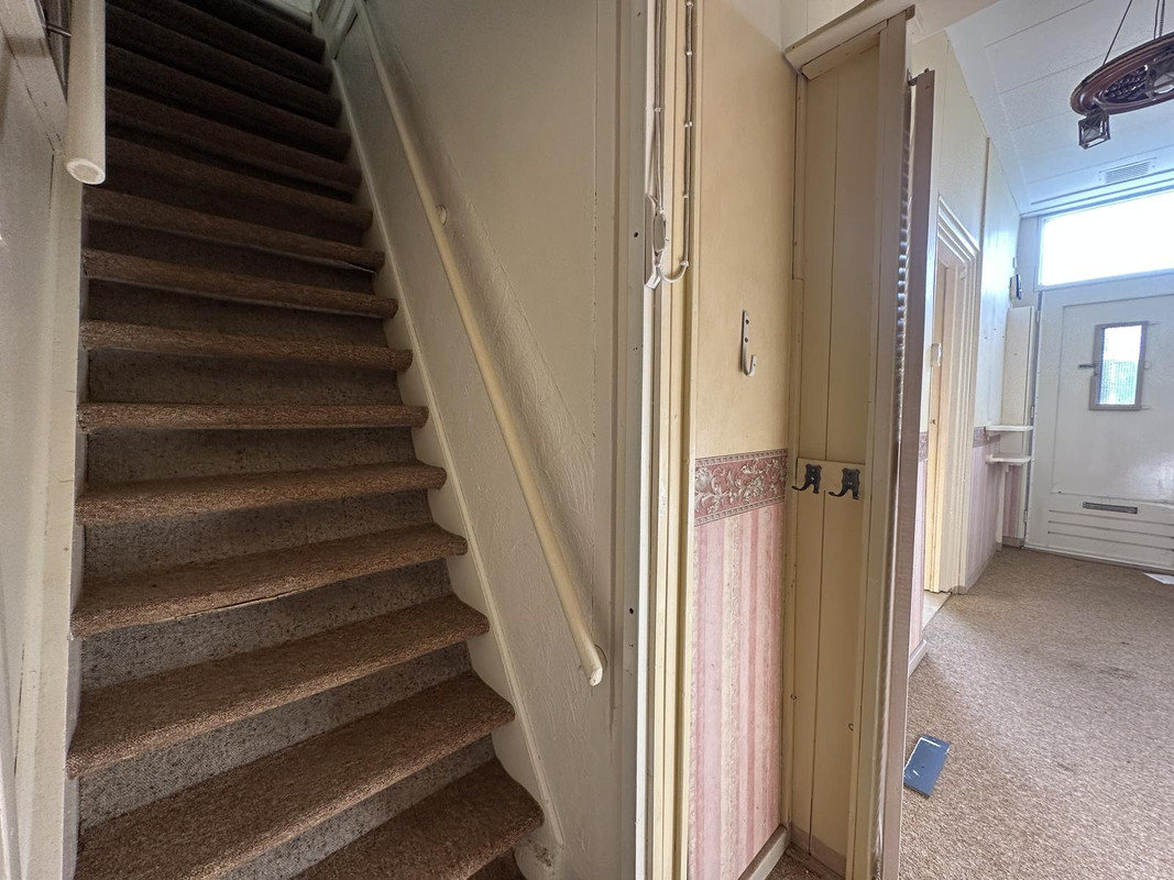 Twee-onder-één-kap te koop: Hoendiep 192, Groningen