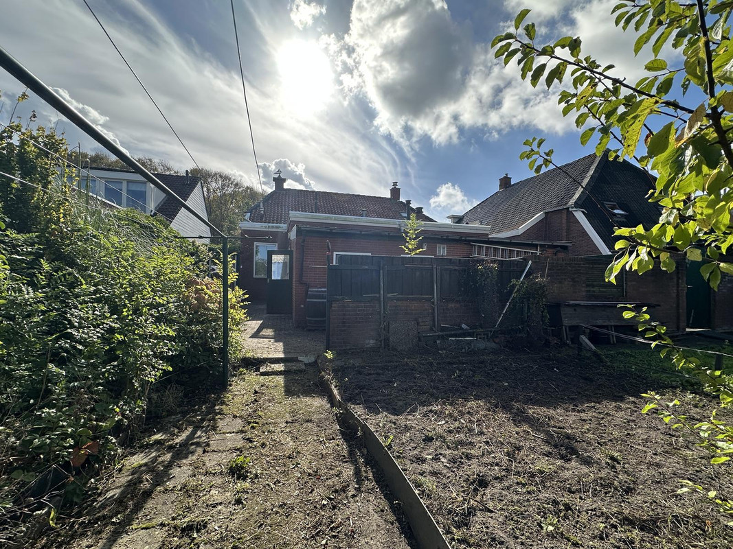 Twee-onder-één-kap te koop: Hoendiep 192, Groningen